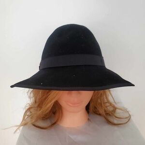 Adrienne Vittadini Black wool Hat
